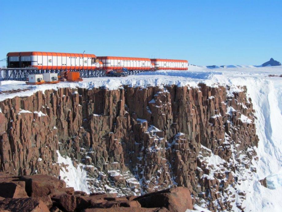 Ako žijú vedci v Antarktíde? Nazrite do stanice SANAE IV.